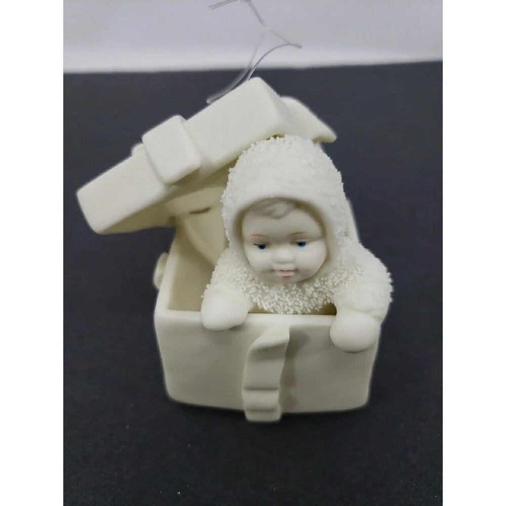 Dept 56 Snowbabies Surprise Vintage Bisque Christmas Gift Baby Ornament Classic